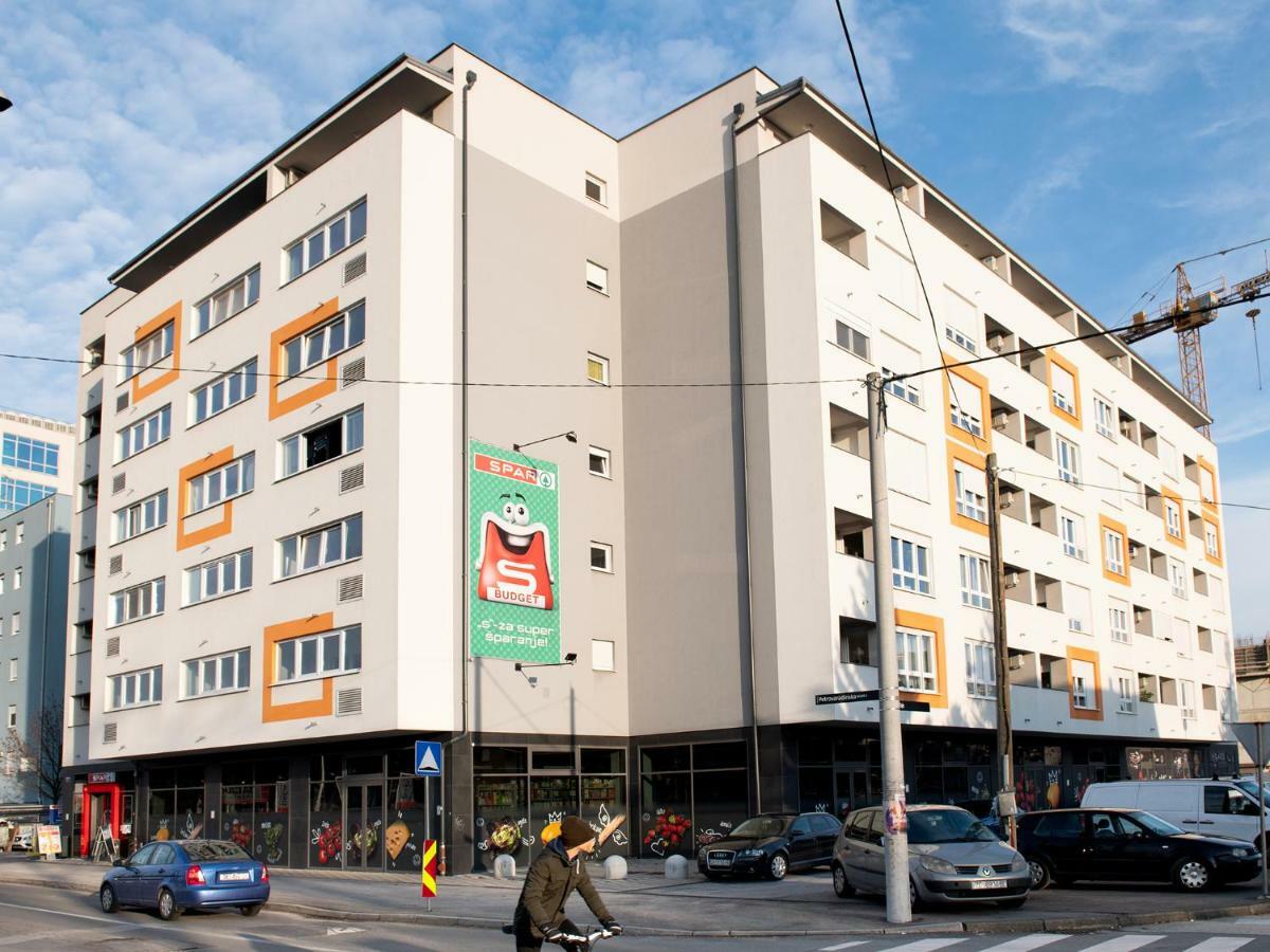 Flexible Selfcheckins 7 - Zagreb - Garage - Electric Vehicle Ccharger - Loggia - New - Luxury - Apartments Repinc 7 외부 사진